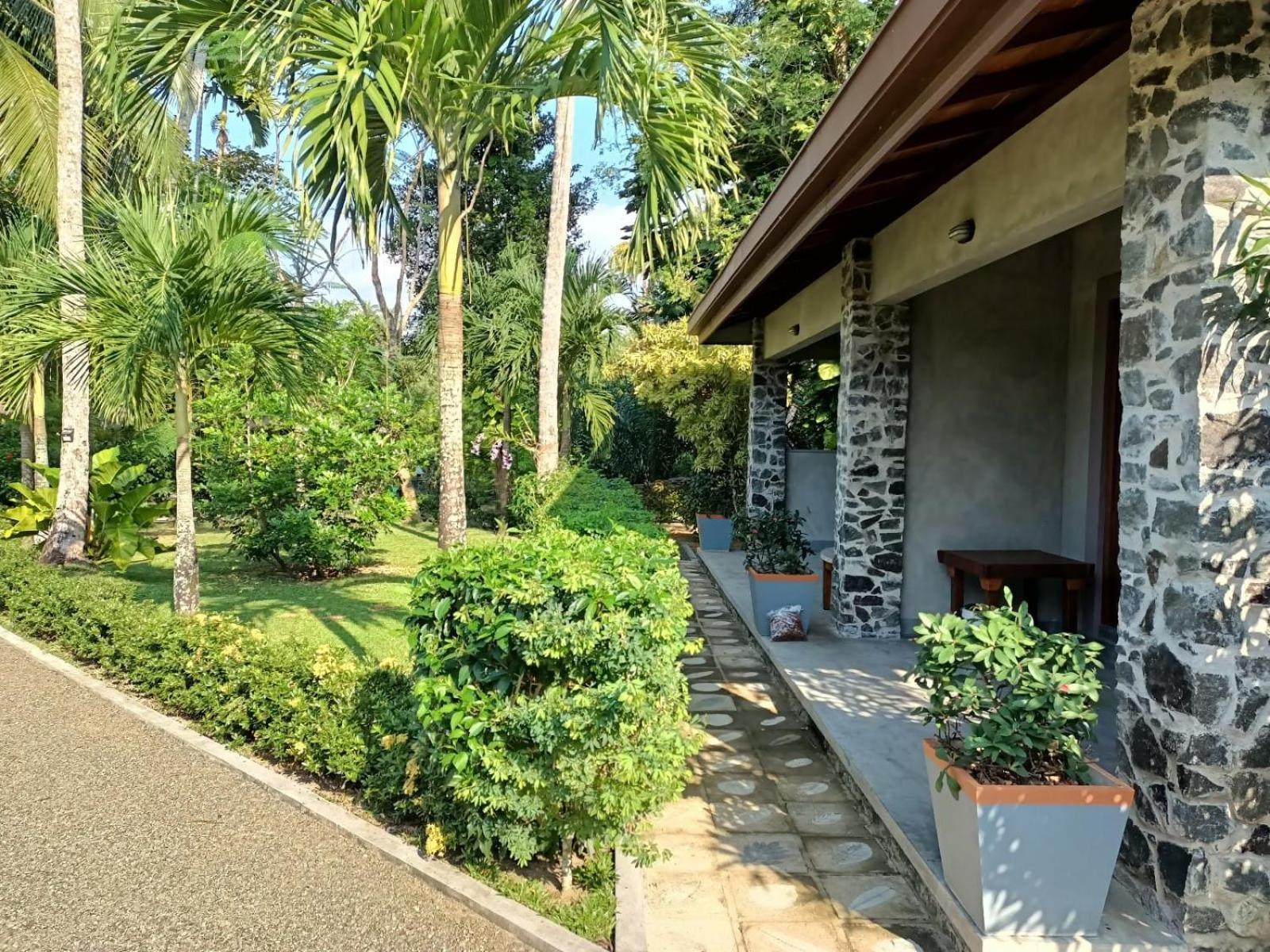 Avalon Village Resort Induruwa Exterior foto