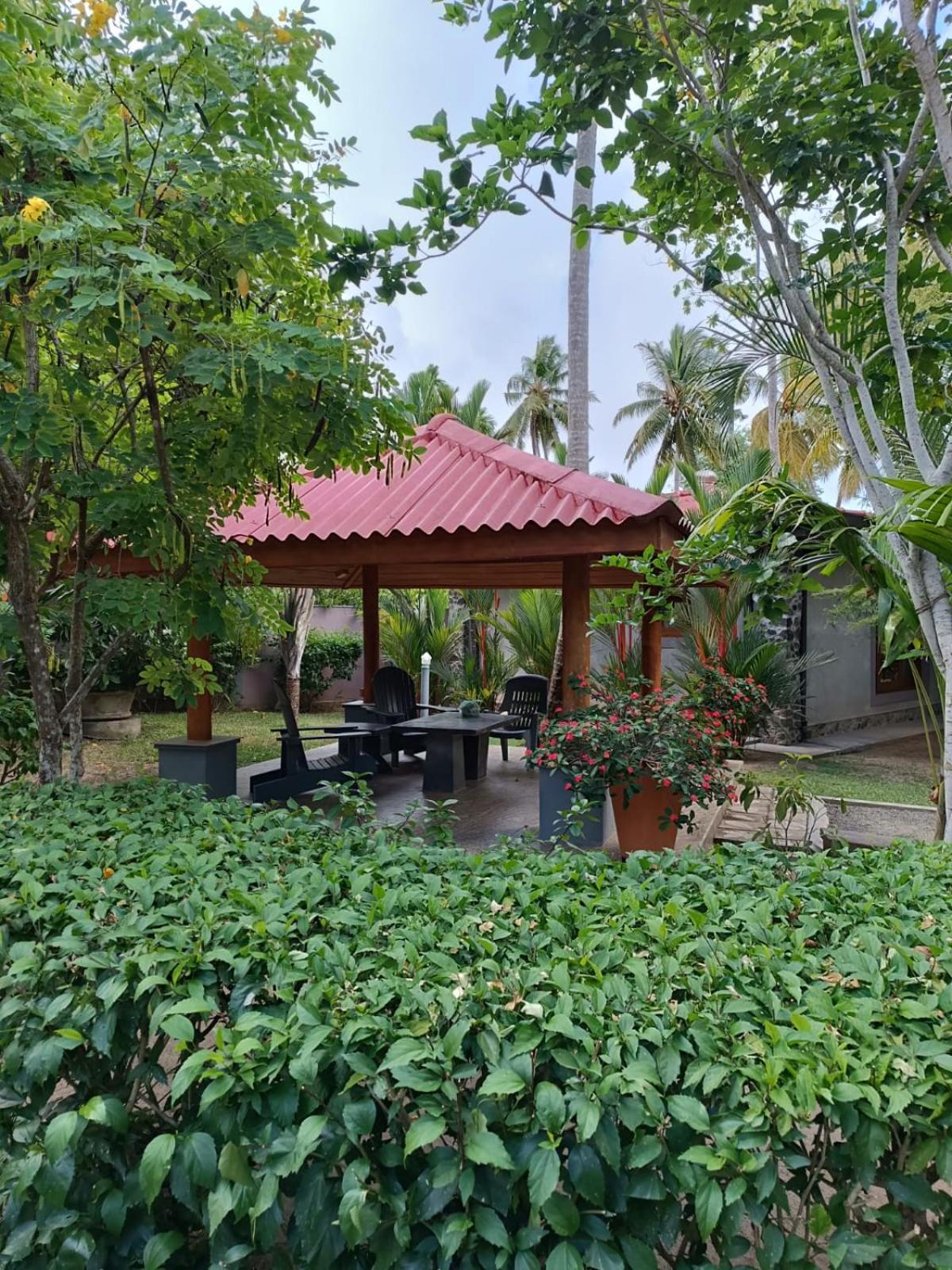 Avalon Village Resort Induruwa Exterior foto